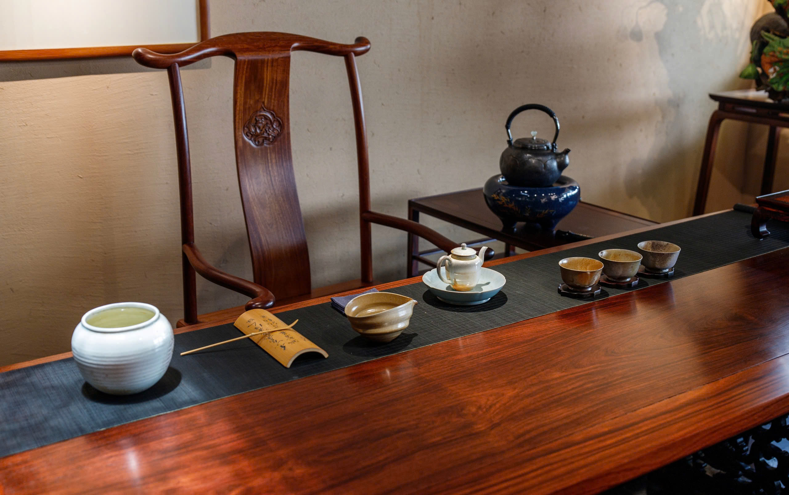 Tống gốm men tro, men tự nhiên từ tro củi, tinh thần Wabi-sabi trong trà đạo