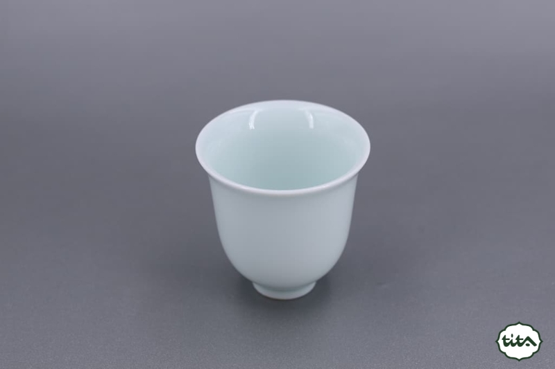 chén thanh bạch sứ nung củi thấp